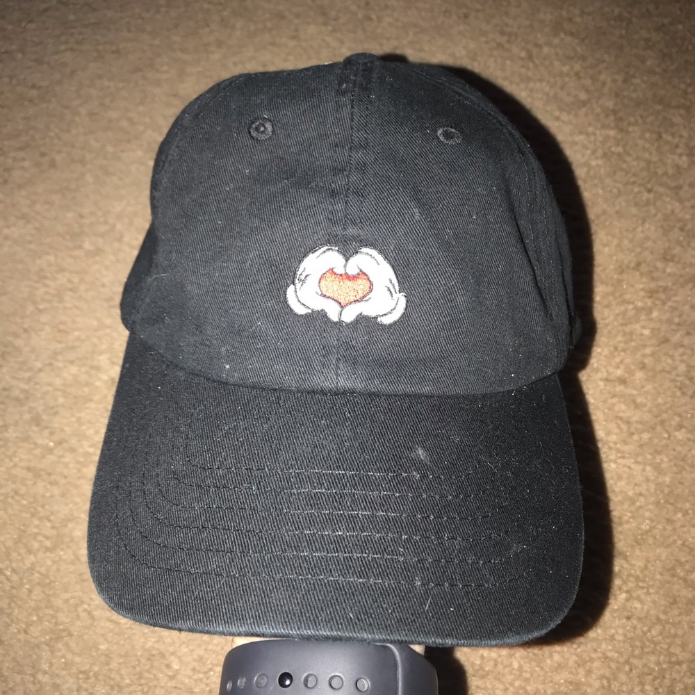 Mickey heart hat